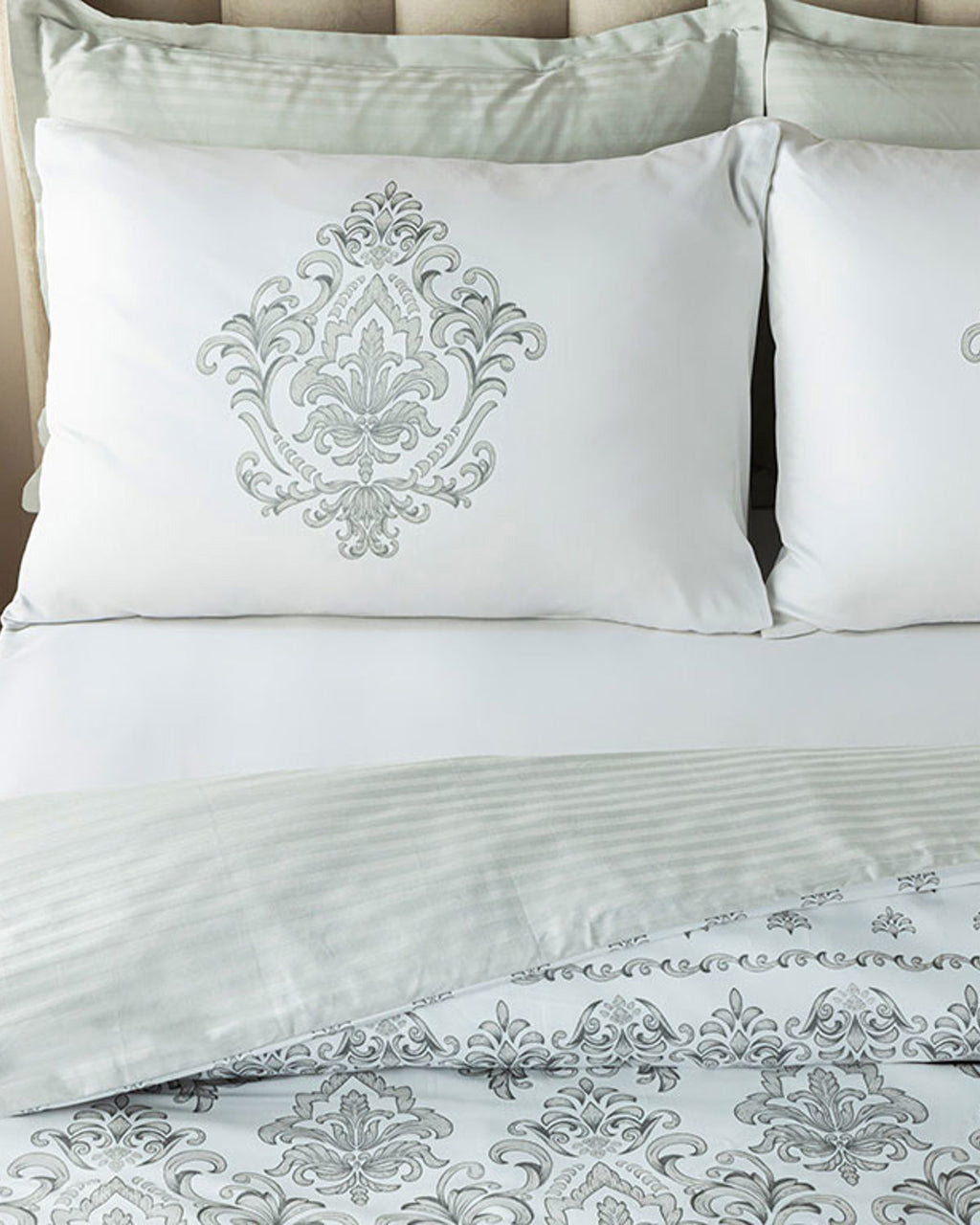 Elegant Crown Cotton Satin Double Size Duvet Cover Set 200x220 cm Silver (view 4)