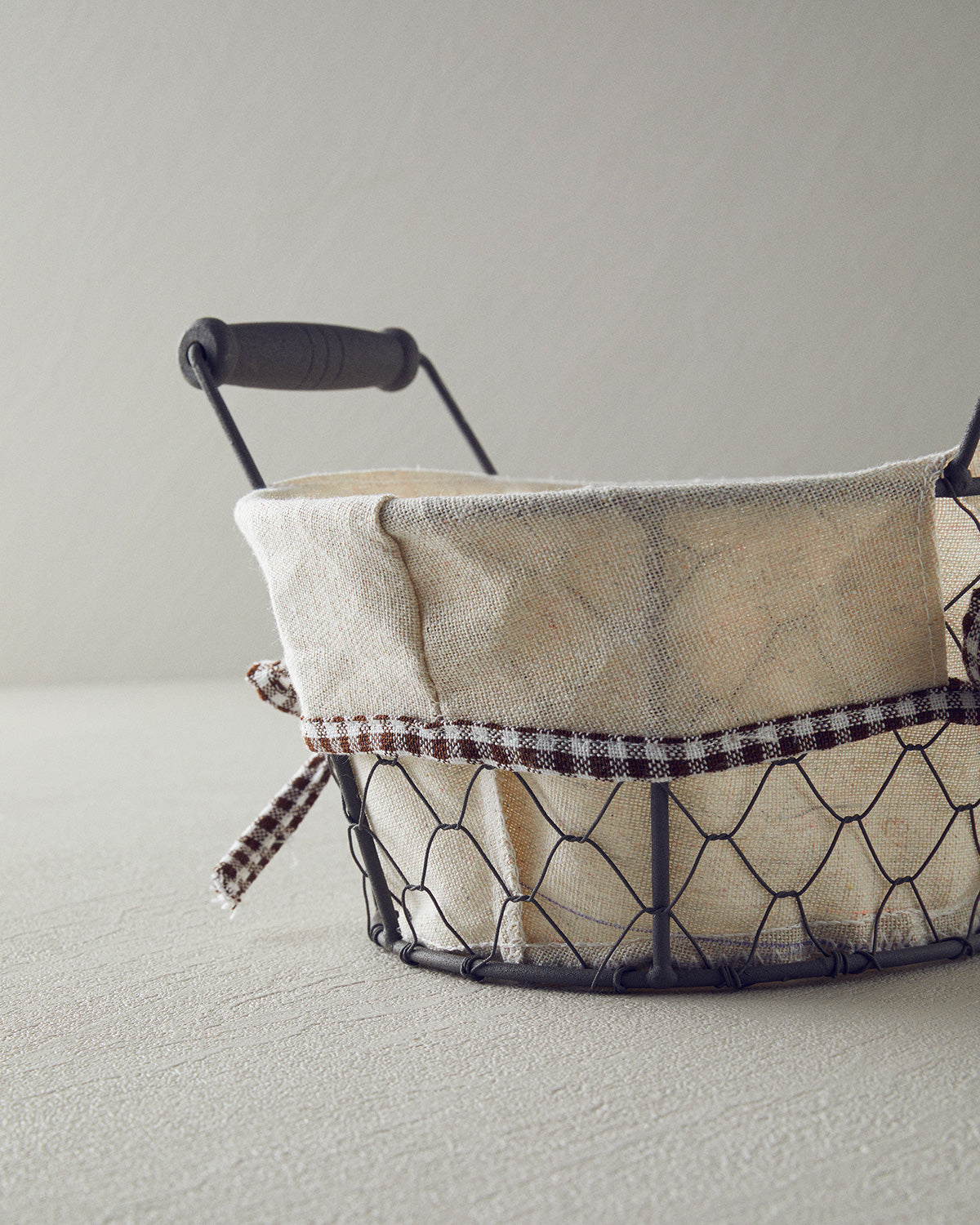 Aluna Metal Bread Basket 20 cm Beige (view 3)