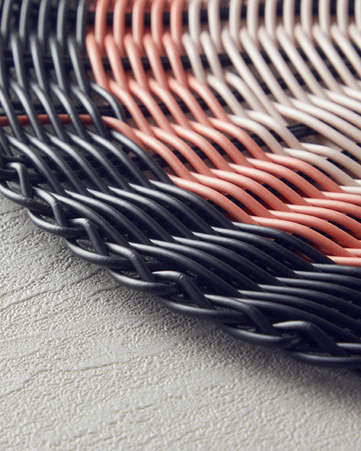 Wrapped Plastic Table Mat 38 cm Black