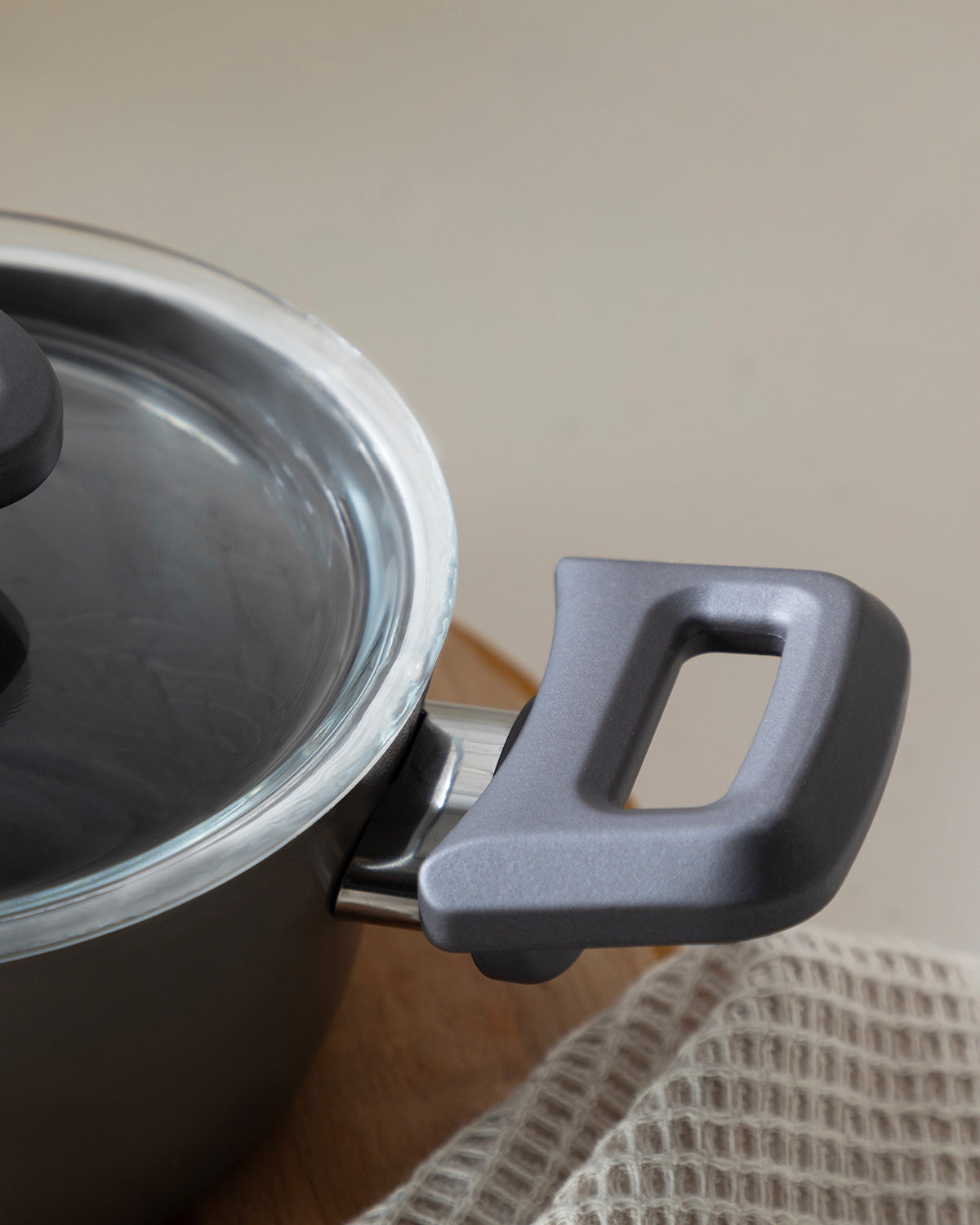 Pretty Aluminum Mini Pot 14 cm (view 3)