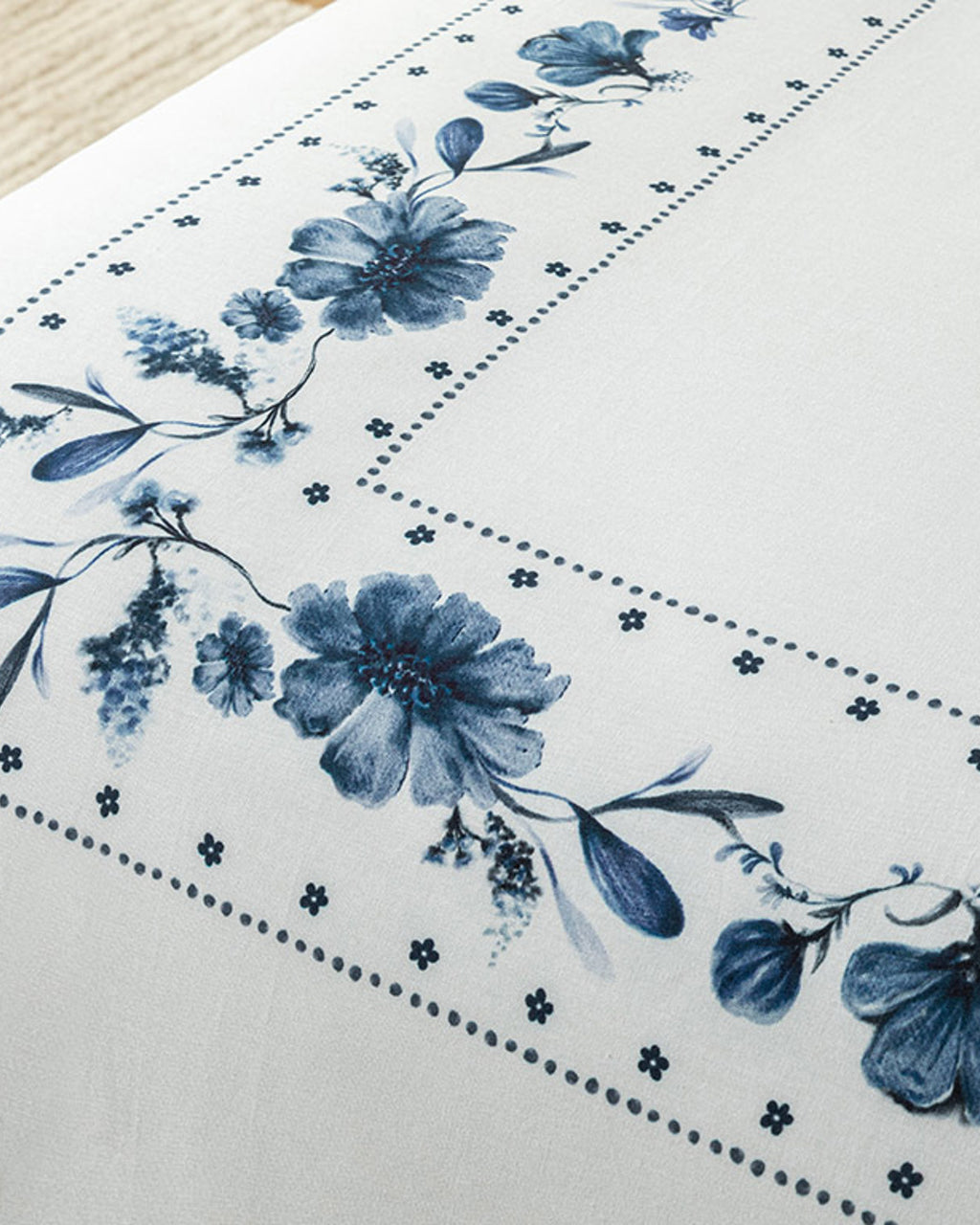 Flower Chain Soft Cotton with Digital Print Single Size Duvet Cover Set 160x220 cm Navy Blue (view 4)