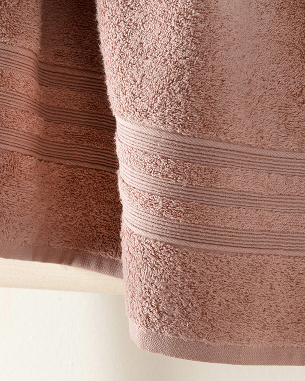 Pure Basic Bath Towel 70x140 cm Light Pink (view 2)