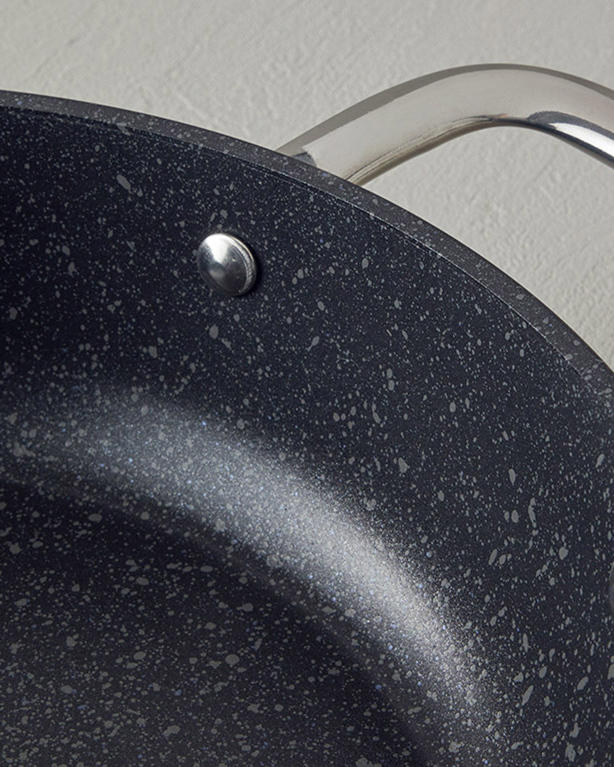 Charm Aluminum Flat Pot 26 cm (view 4)