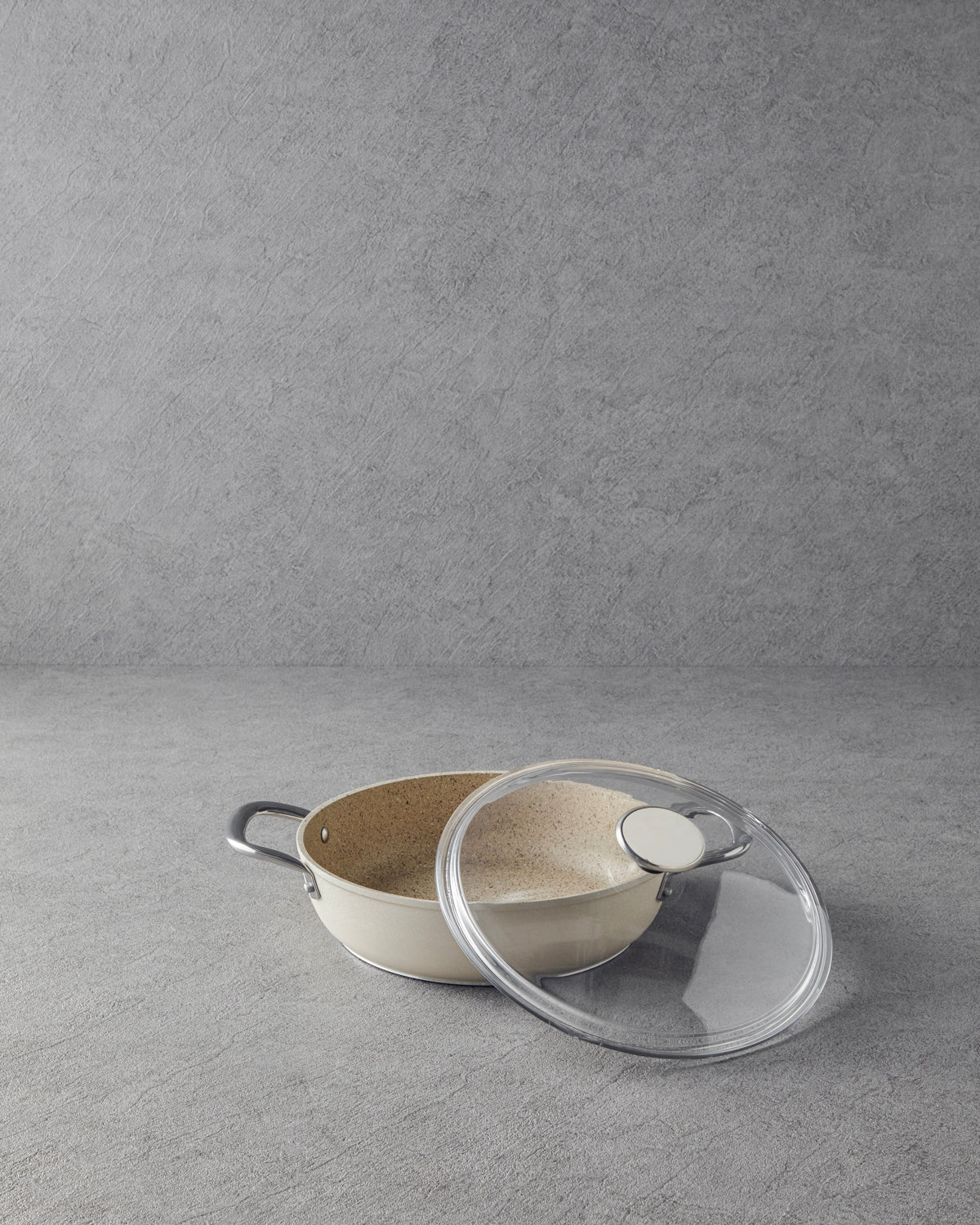 Charm Aluminum Flat Pot 26 cm (view 9)