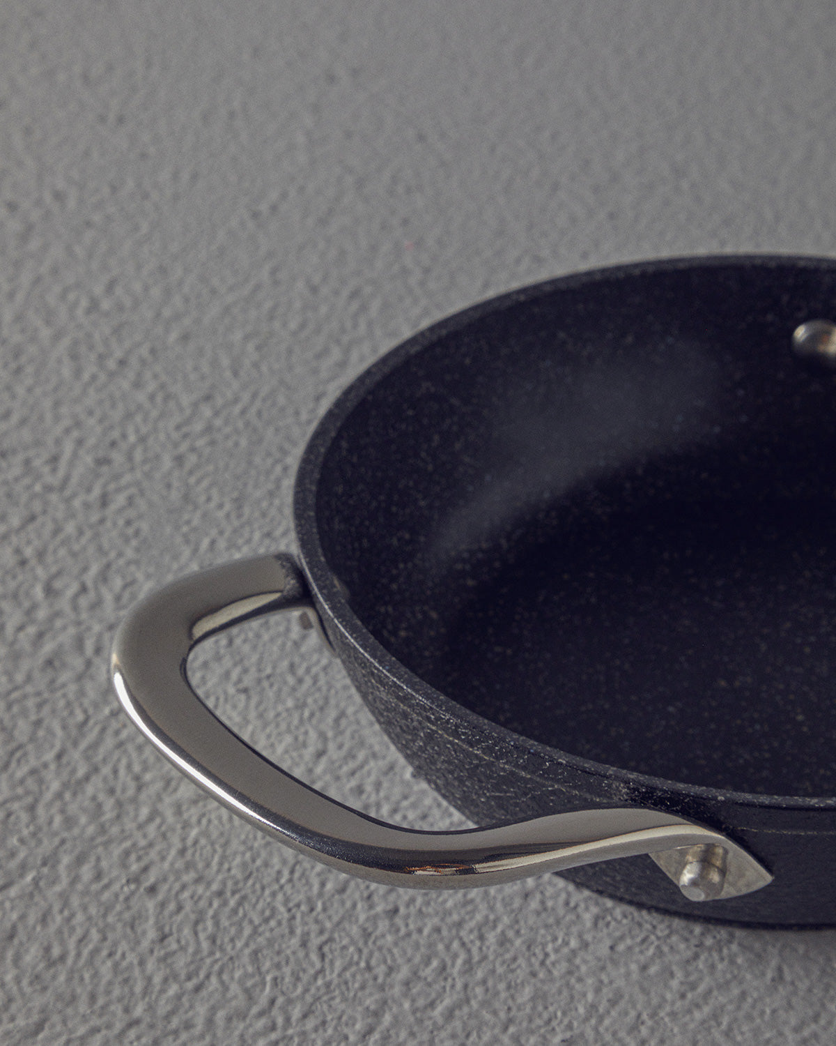 Charm Aluminum Omelet Pan - Black - 20 cm (view 2)