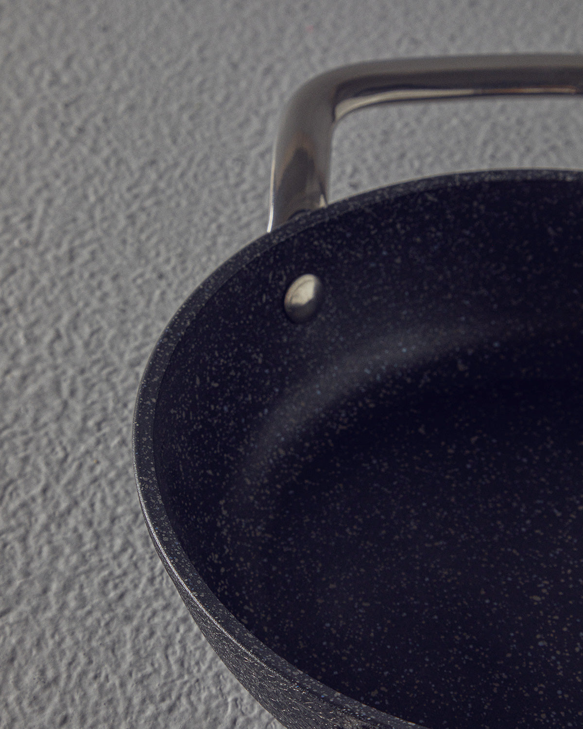 Charm Aluminum Omelet Pan - Beige - 18 cm (view 3)
