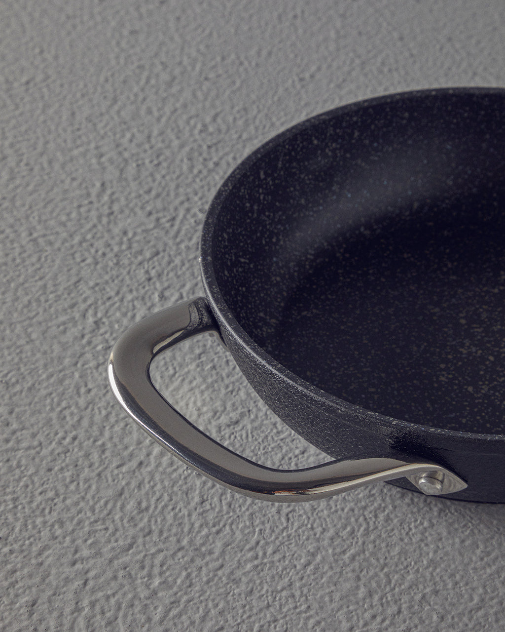 Charm Aluminum Omelet Pan (view 8)