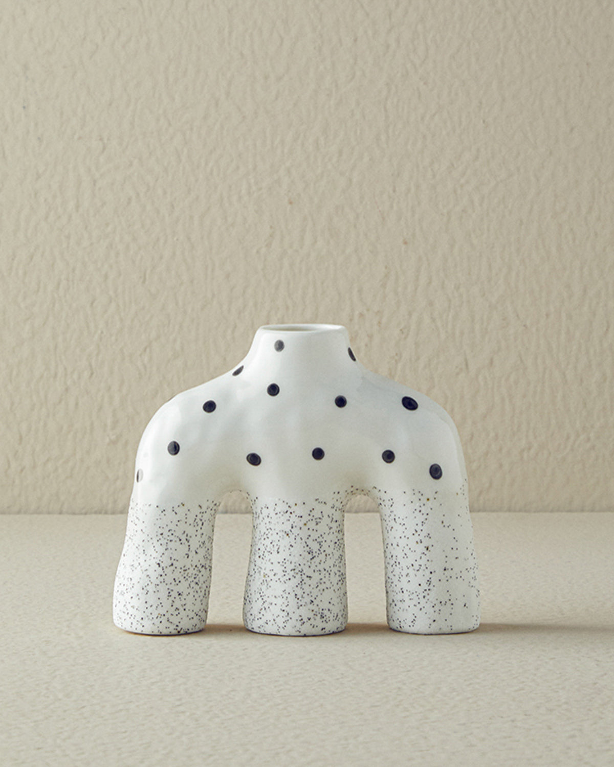 Dotsy Stoneware Vase 13x9x18.9 cm White