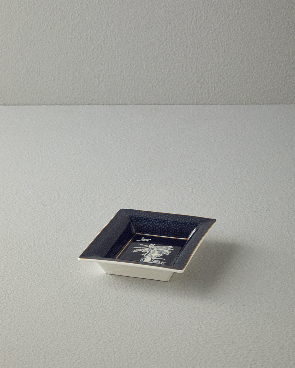 Chic Palm Decorative Plate 15x11.5x2.5 cm Navy Blue