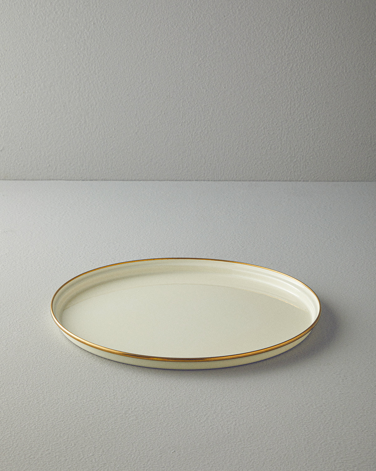 Isidora Enamel Round Tray 31 cm (view 4)