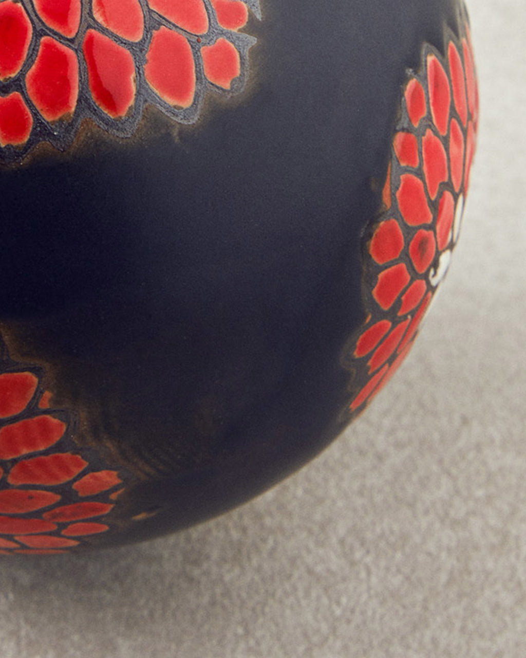 Cecilia Ceramic Decorative Object 8 cm Black (view 2)