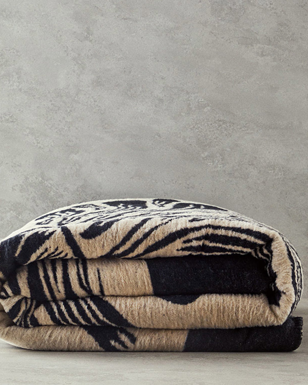 Floreo Cotton Double Size Blanket 200x220 cm Beige - Black (view 4)
