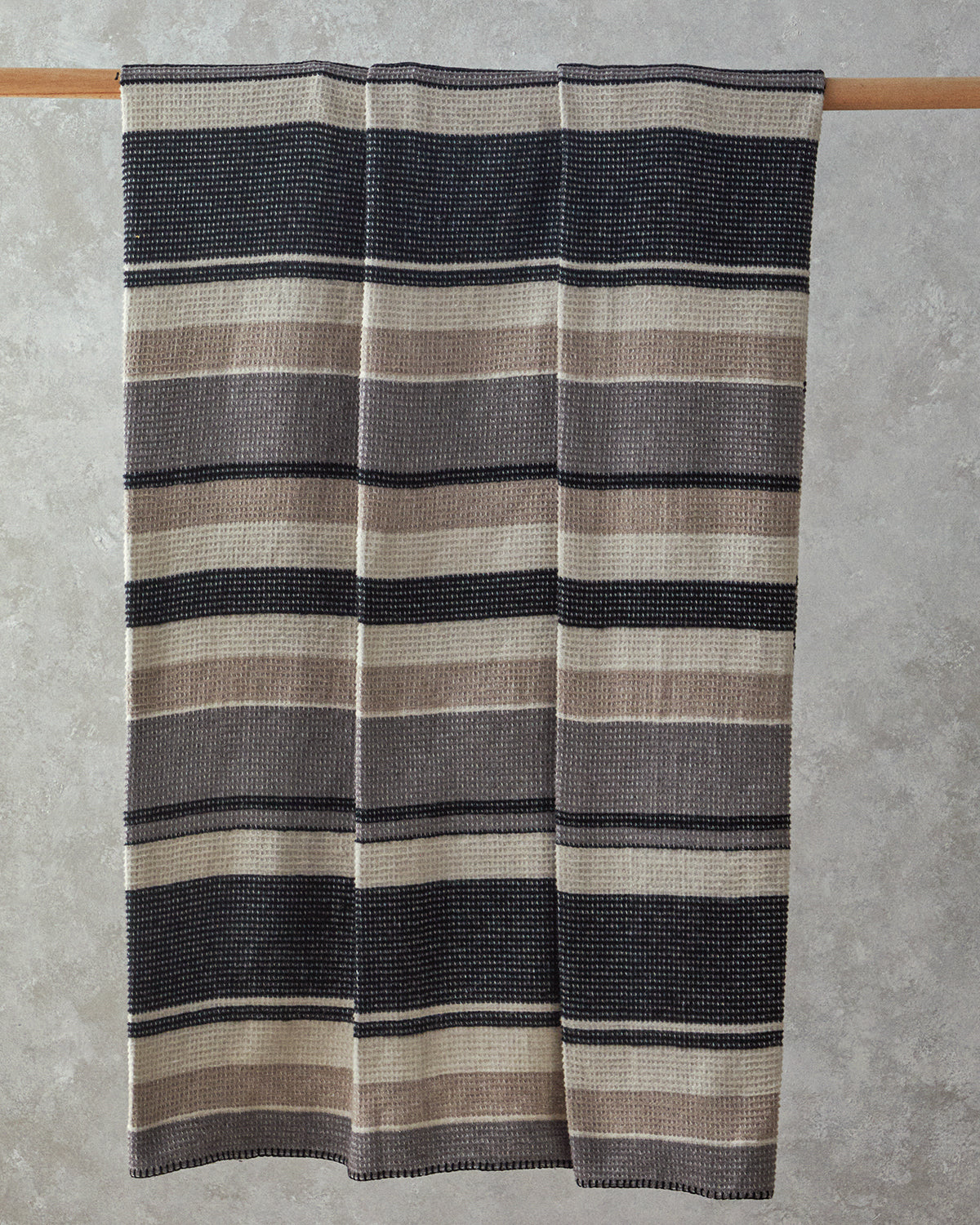 Striped Four Seasons Double Size Blanket 180x220 cm Anthracite (view 2)