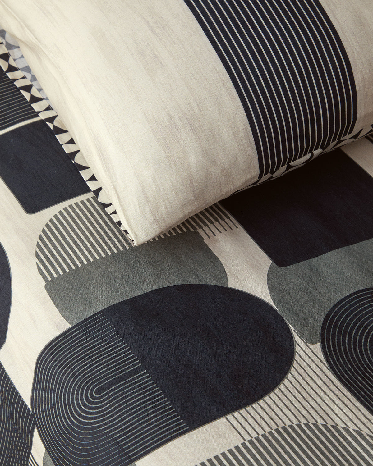 Geodesic Soft Cotton with Digital Print Duvet Cover Set Anthracite - Green - Double 200x220 cm (view 2)