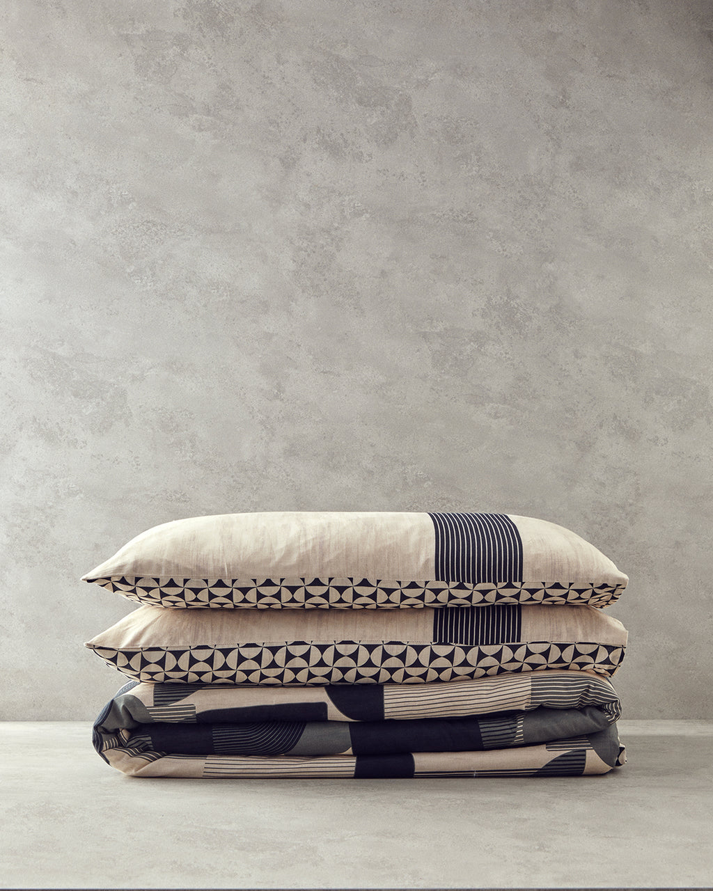 Geodesic Soft Cotton with Digital Print Duvet Cover Set Anthracite - Green (view 5)