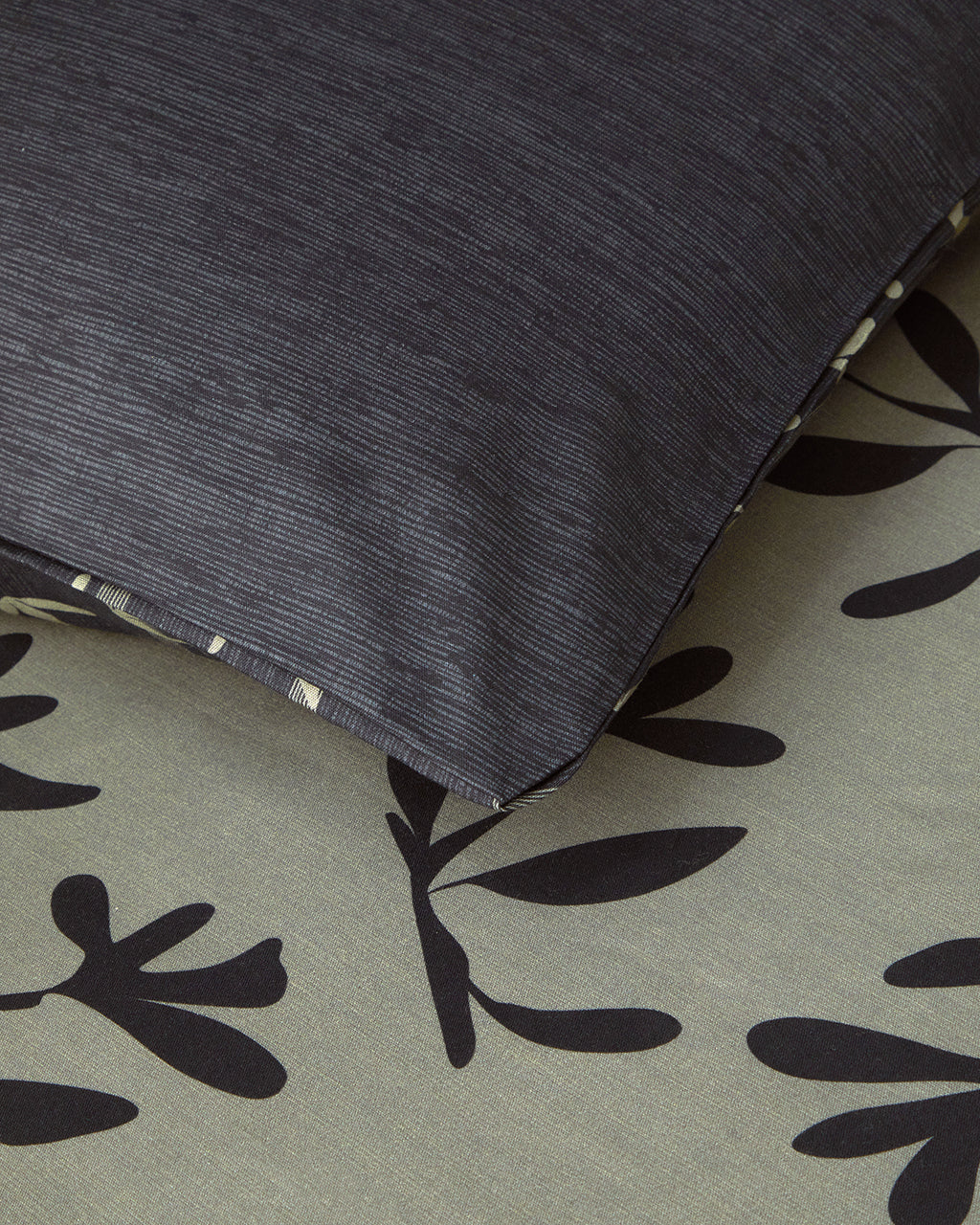 Vinette Soft Cotton with Digital Print Duvet Cover Set (view 8)
