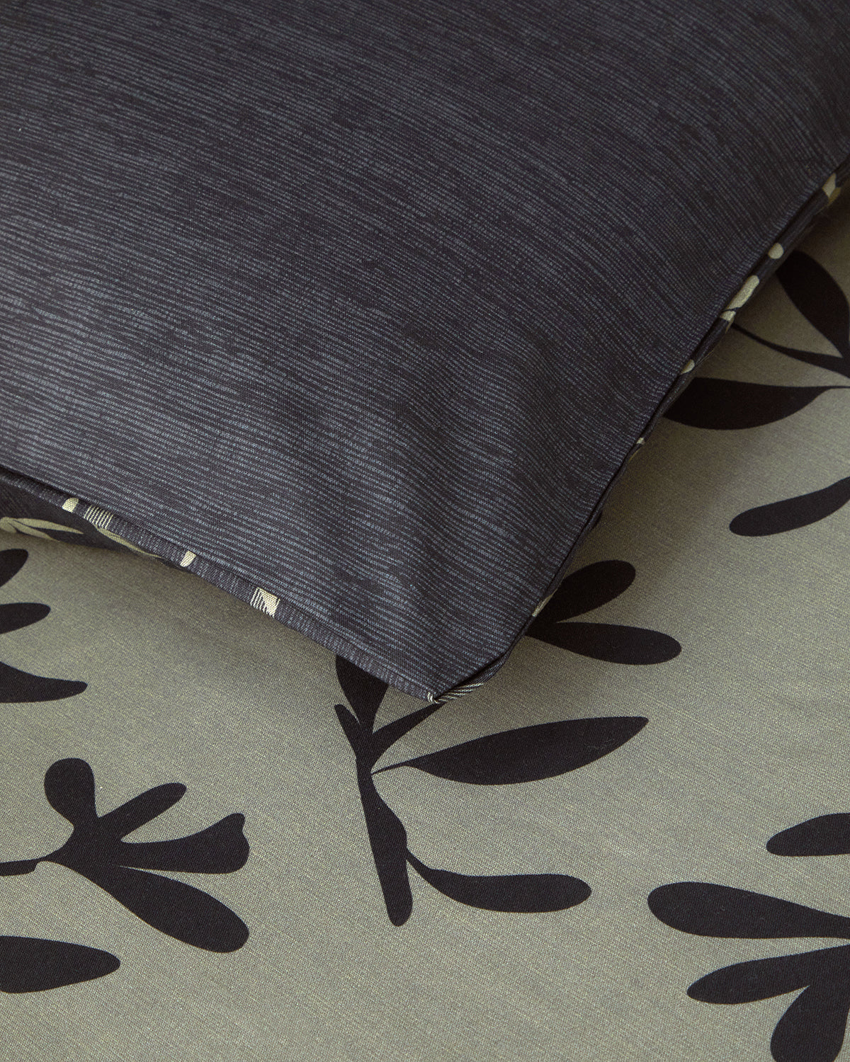 Vinette Soft Cotton with Digital Print Duvet Cover Set (view 8)