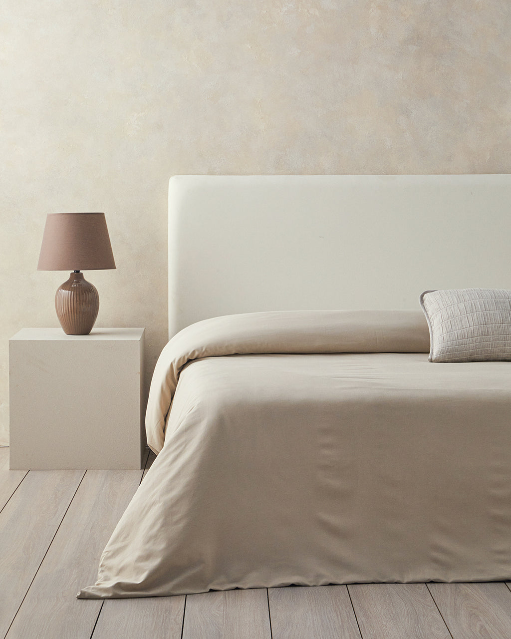Novella Premium Soft Cotton Duvet Cover - White - Single 160x220 cm (view 5)