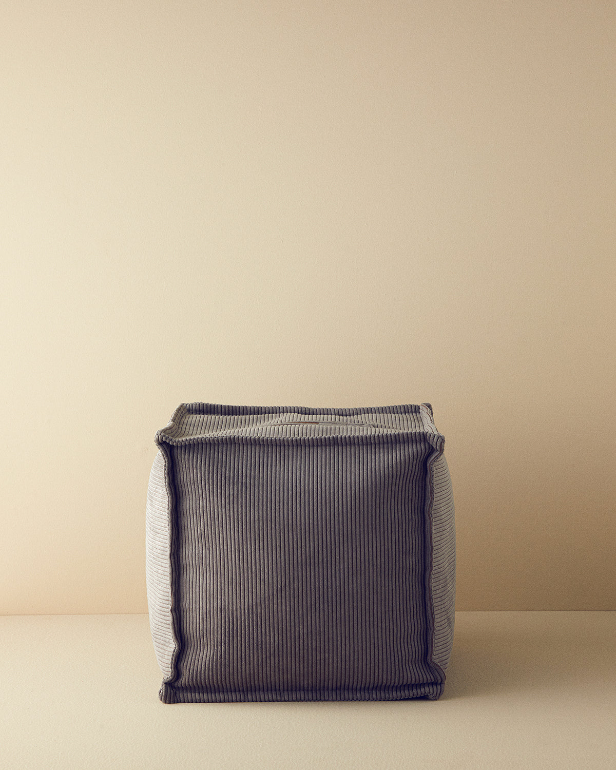 Mia Velvet Pouf 42x42 cm Anthracite (view 2)
