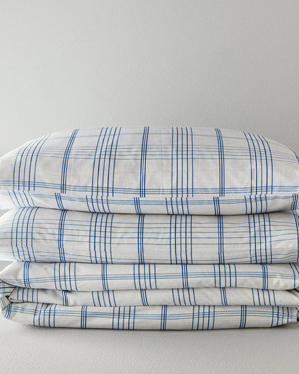 Balmoral Easy Iron Double Size Duvet Cover Set 200x220 cm Blue (view 5)