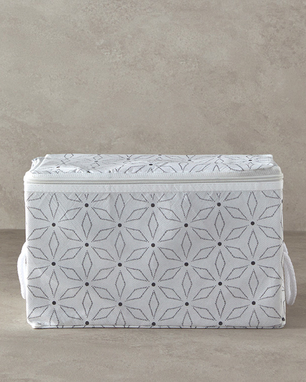 Flowery Storage Bag 30x22x18 cm White