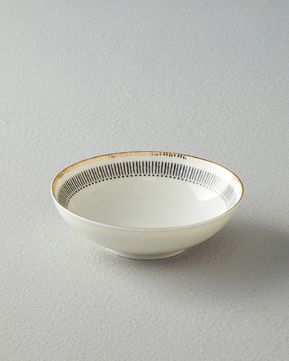 Modern Passion Bone Porcelain Bowl 15 cm Black (view 3)