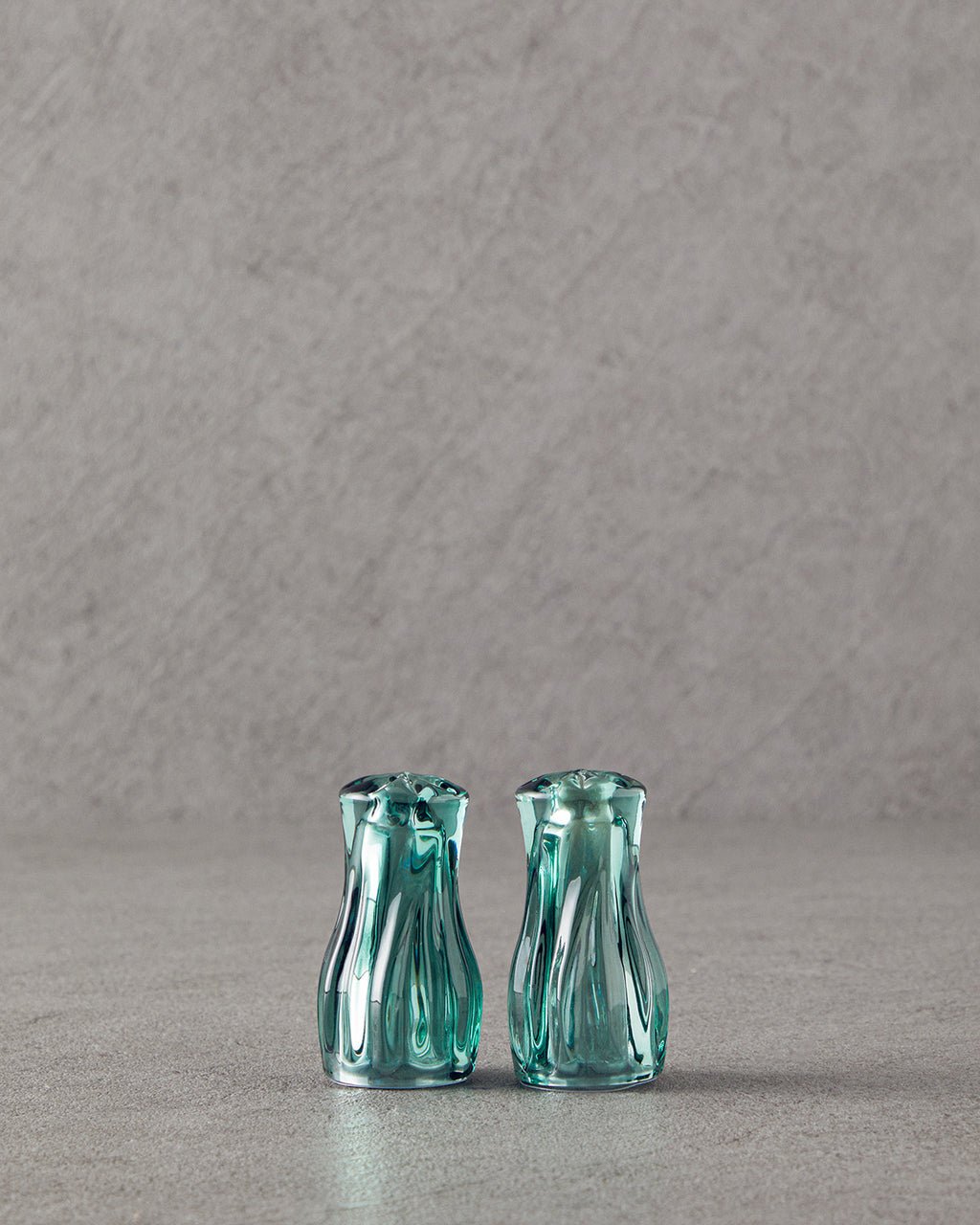 Glass Salt and Pepper Shaker 4x4x8 cm Green