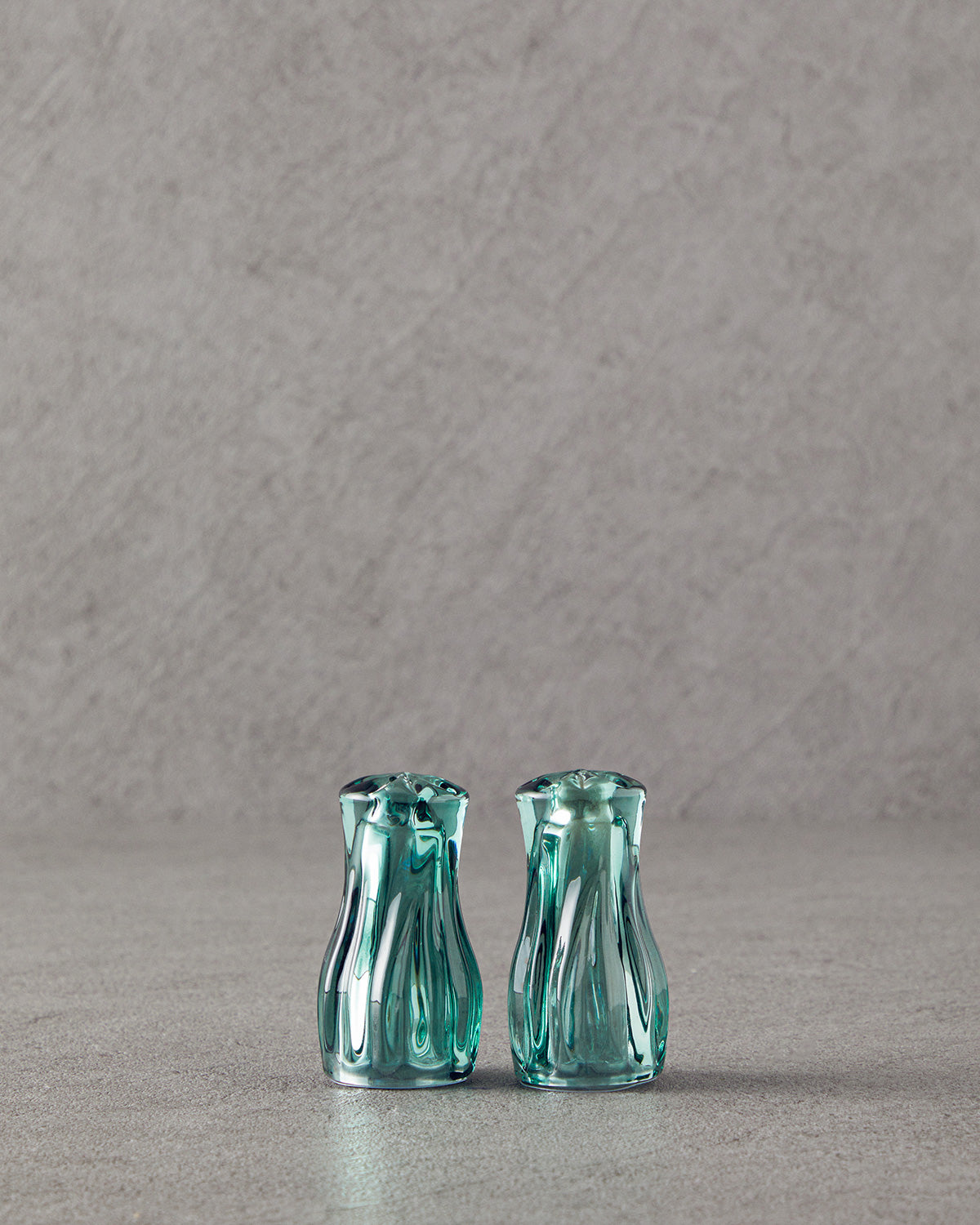 Glass Salt and Pepper Shaker 4x4x8 cm Green