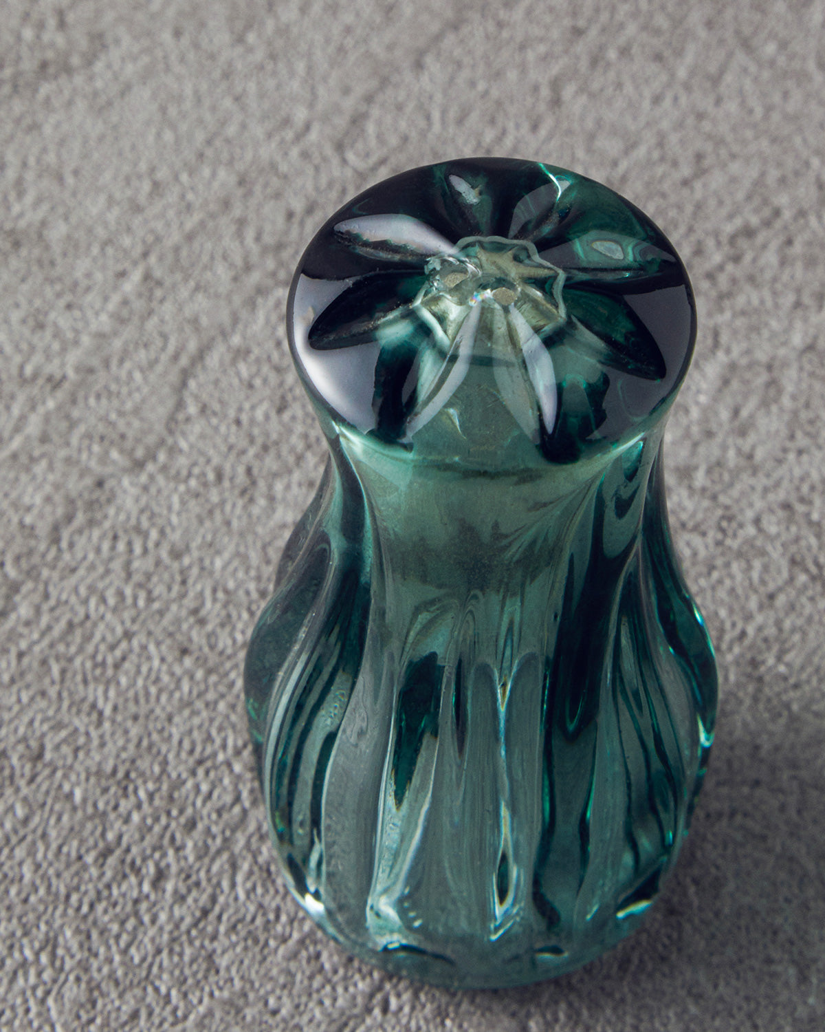 Glass Salt and Pepper Shaker 4x4x8 cm Green (view 3)