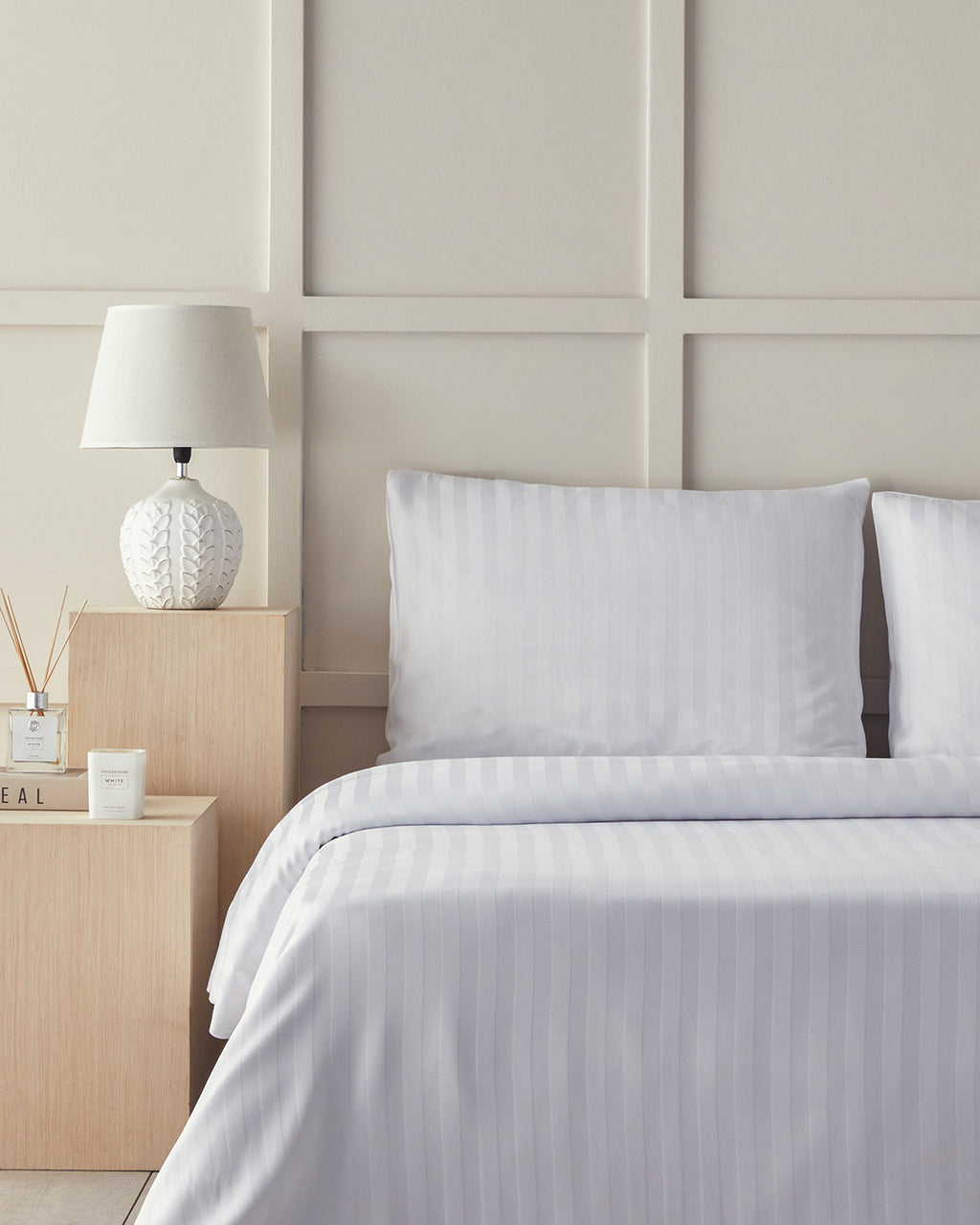 Imperial Premium Viscose Satin Double Size Duvet Cover Set 200x220 cm White (view 2)