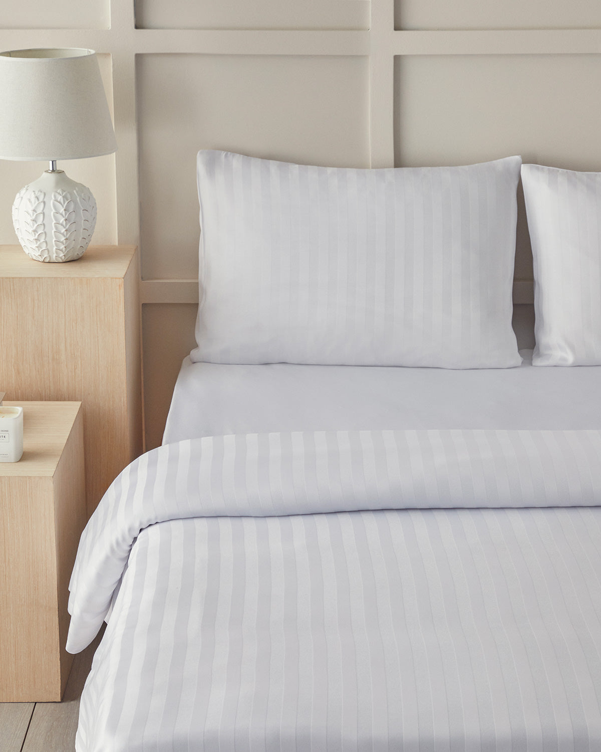 Imperial Premium Viscose Satin Double Size Duvet Cover Set 200x220 cm White (view 3)