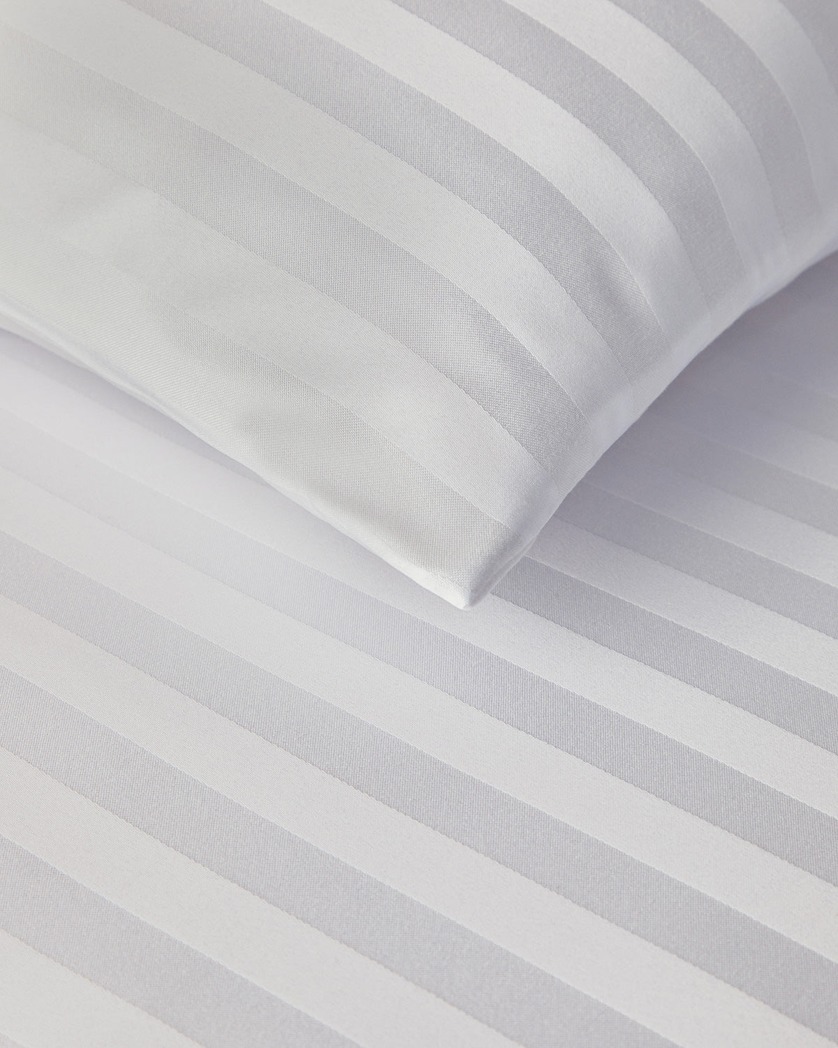 Imperial Premium Viscose Satin Double Size Duvet Cover Set 200x220 cm White (view 5)