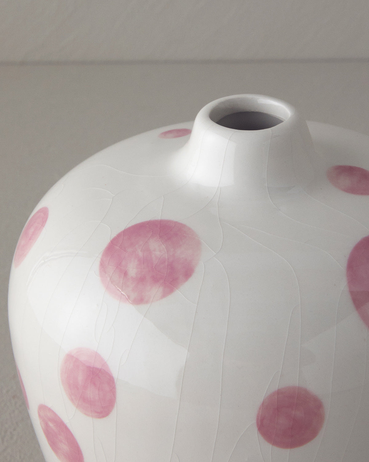 Chic Dots Dolomite Vase 14x14x19 cm Fuchsia (view 2)
