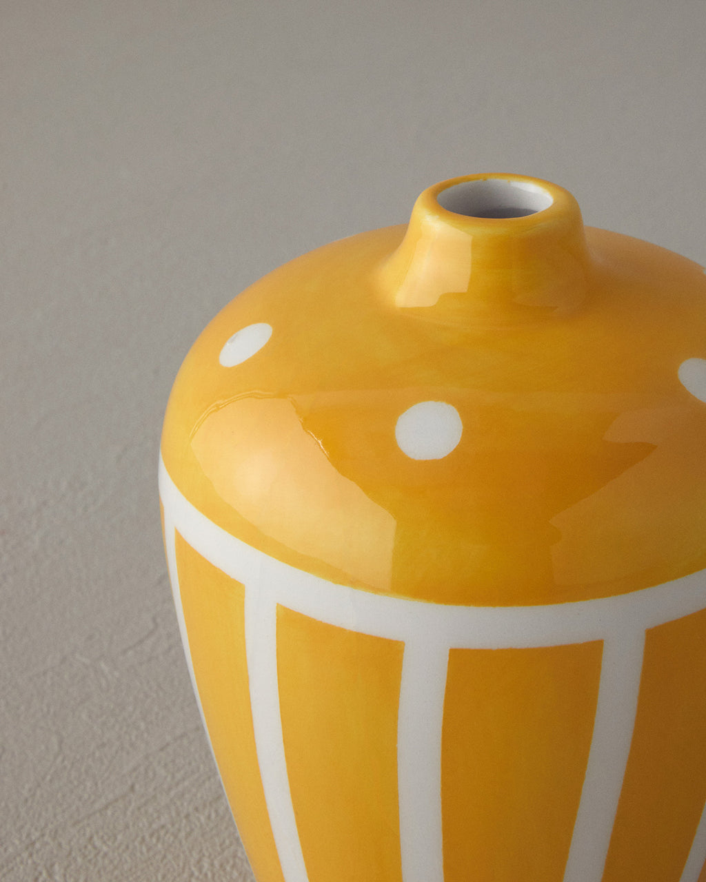Dot Stripe Dolomite Vase 10x10x14.3 cm Orange (view 2)