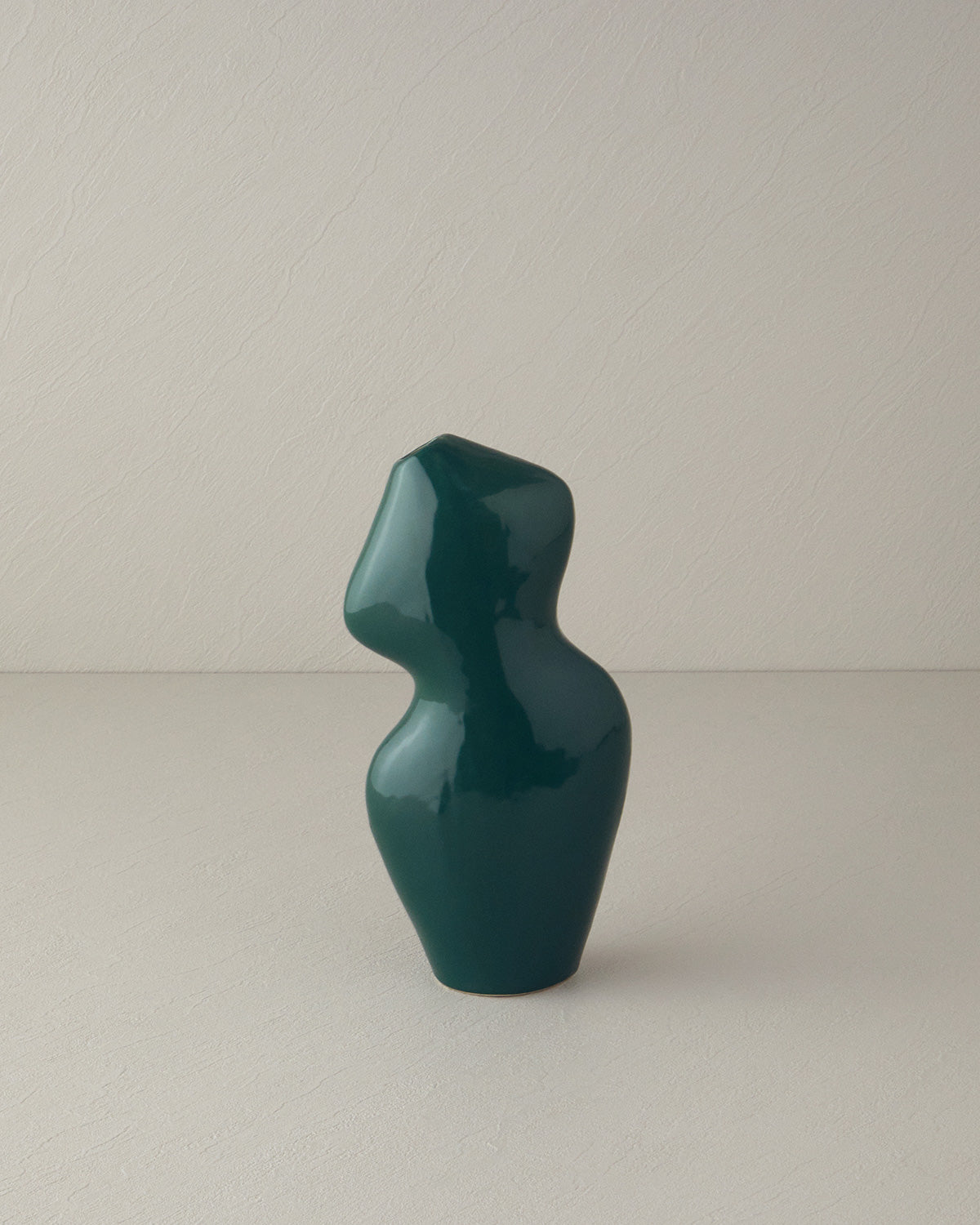 Rita Vase (view 4)