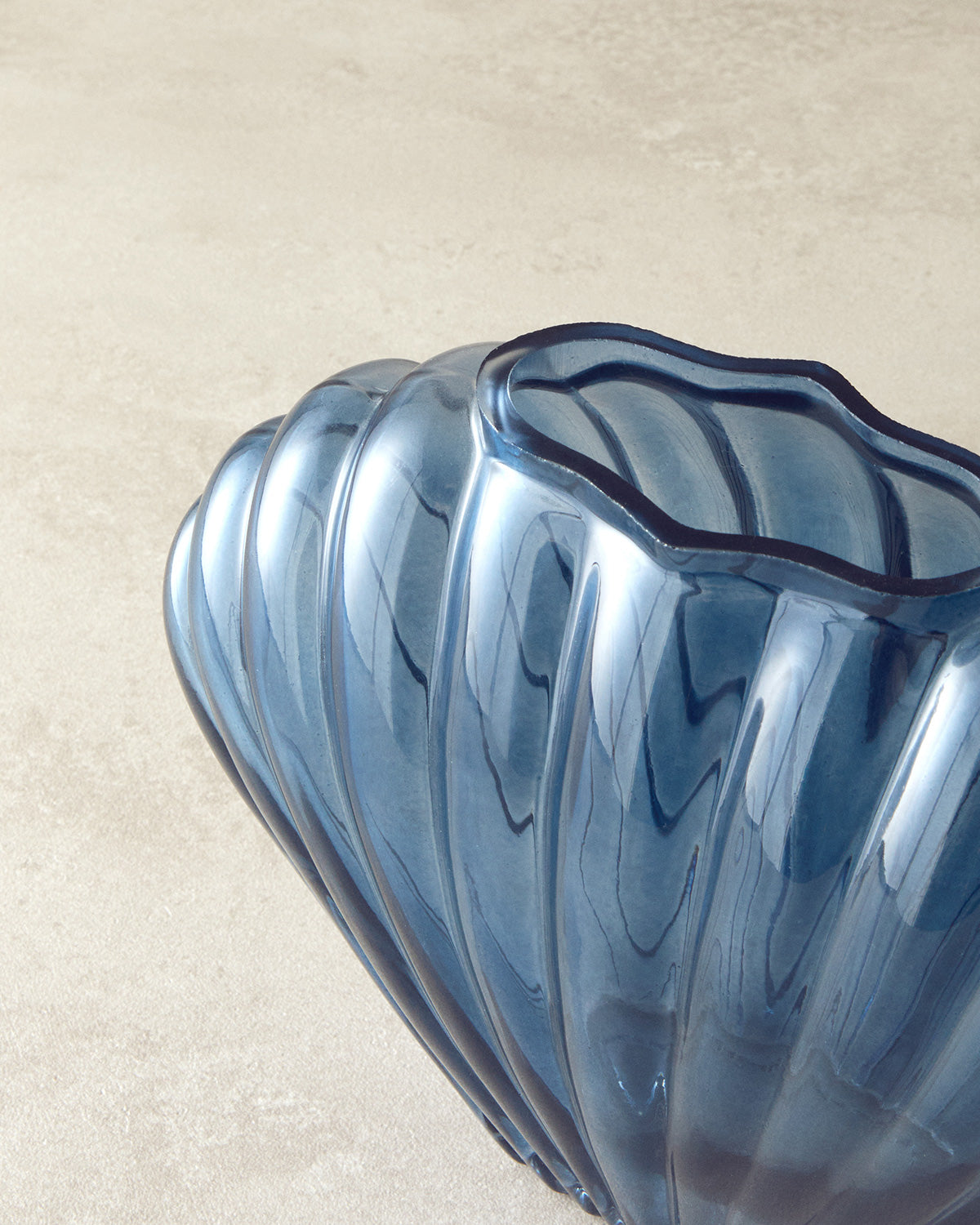 Shell Vase (view 7)