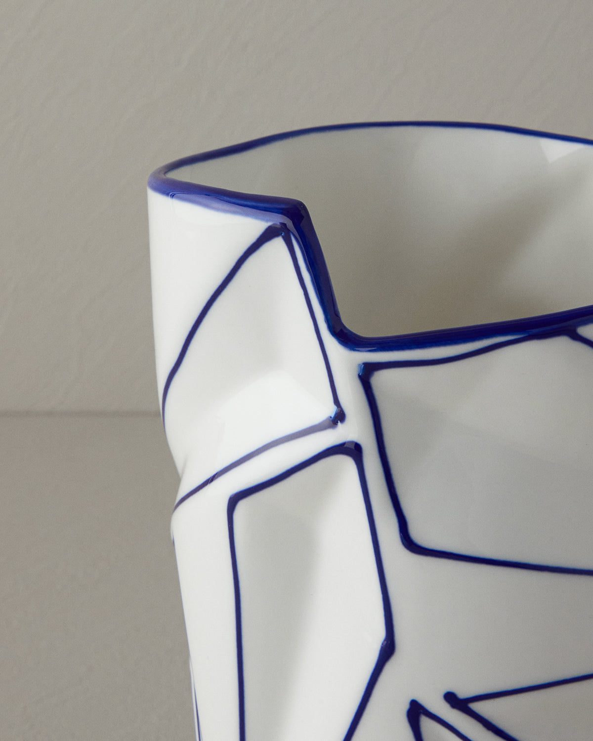 Gusto Vase White - Blue (view 3)