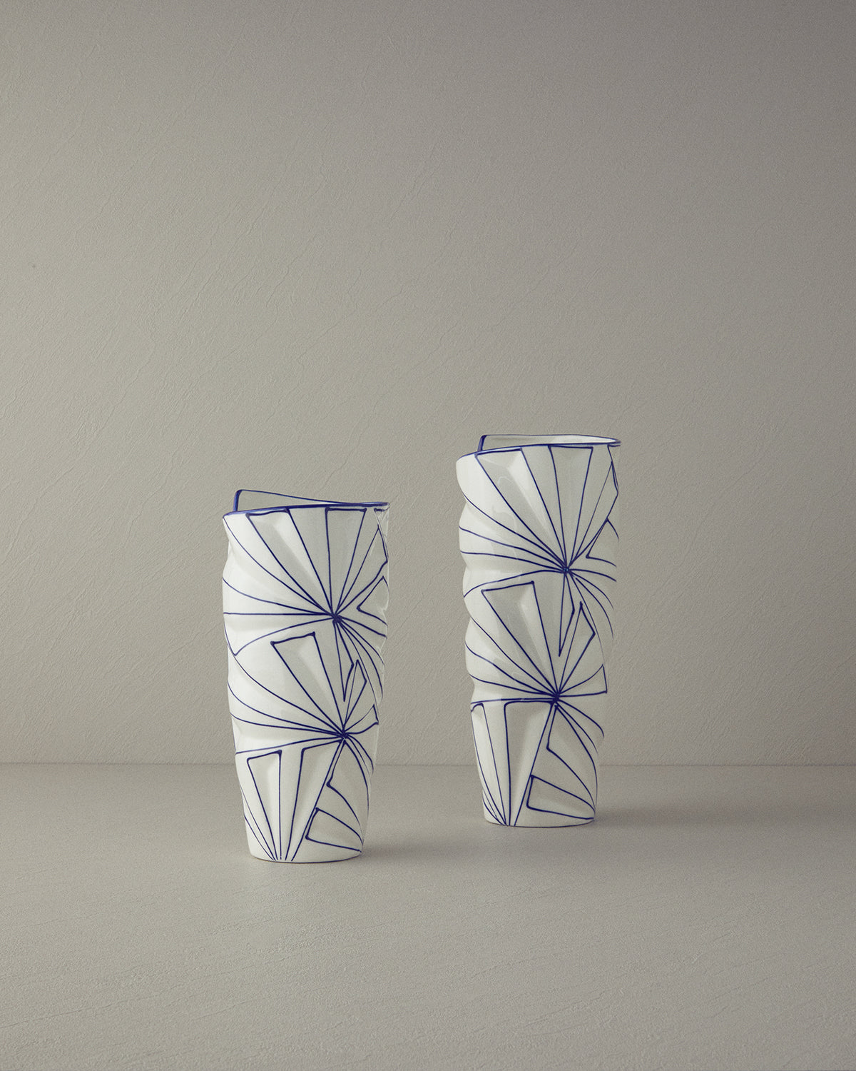 Gusto Vase White - Blue (view 4)
