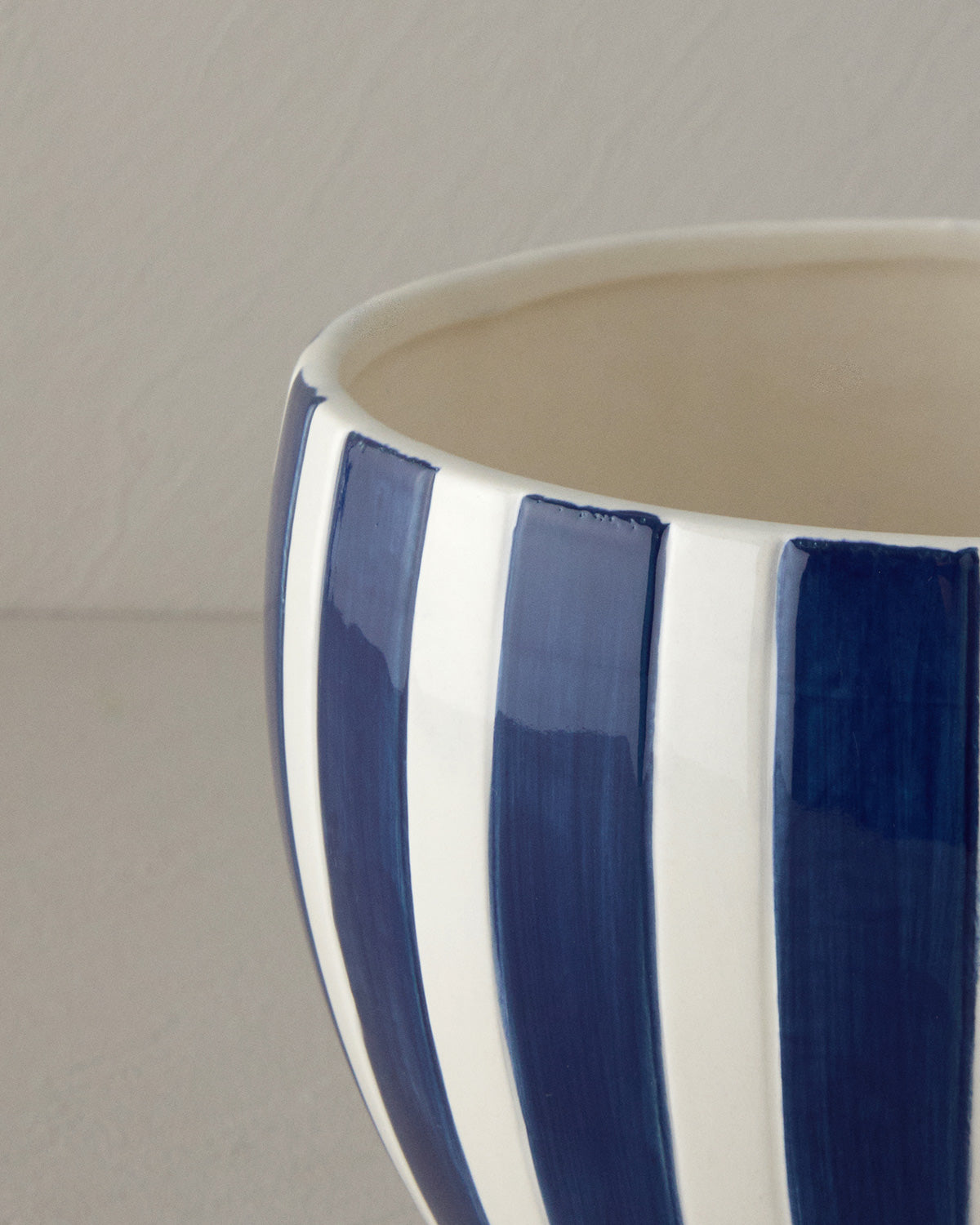 Exotic Strip Ceramic Vase - Violet - 19x19x25.5 cm (view 2)