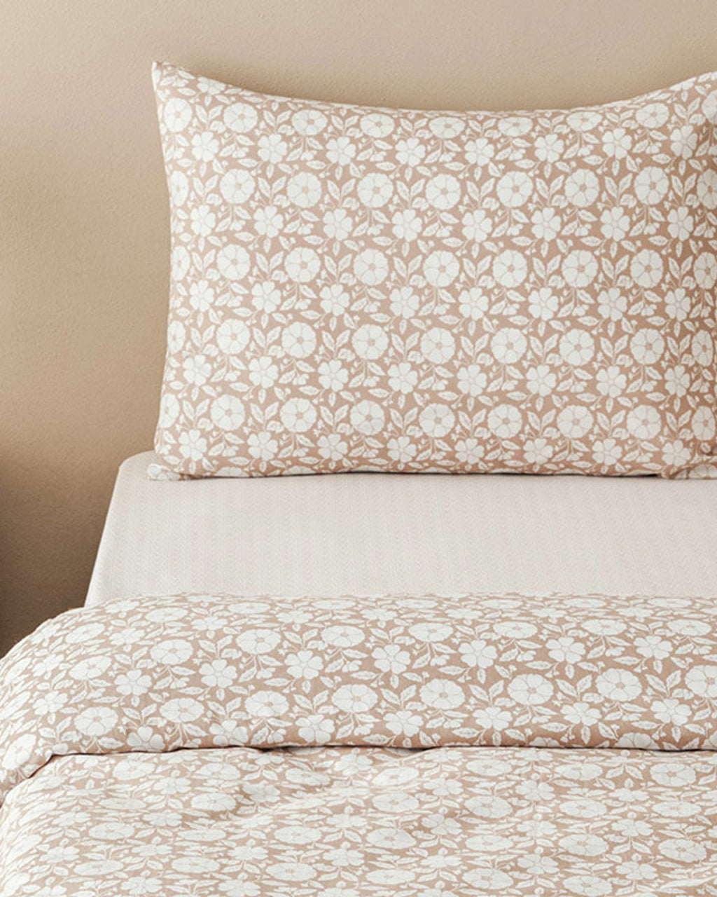 Parterre Easy Iron Duvet Cover Set (view 15)
