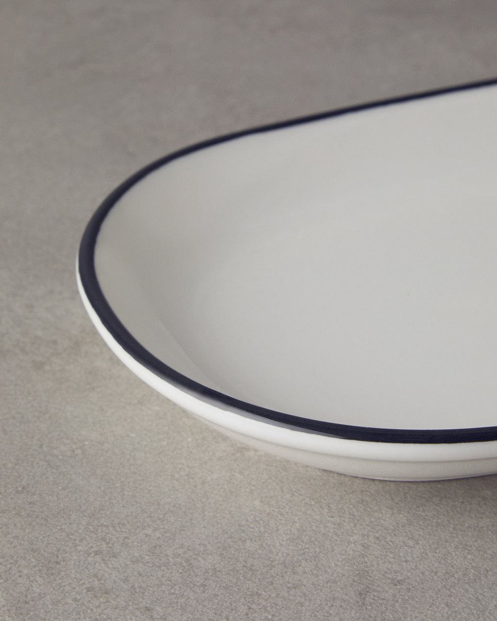 Porcelain Rectangular Plate Black (view 6)