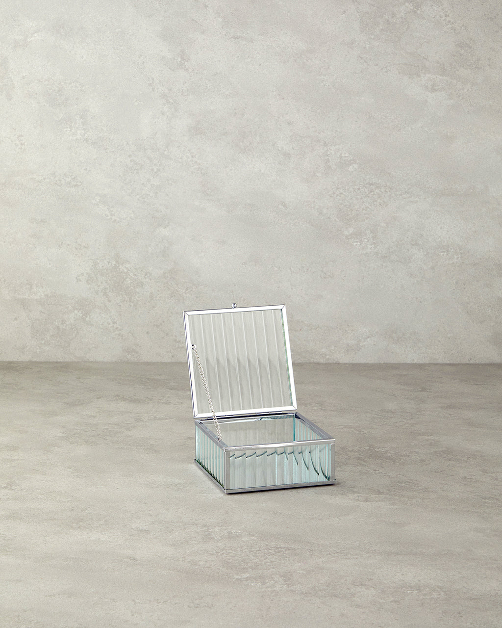 Glamour Glass Decorative Box Silver - 20x12x6 cm (view 2)
