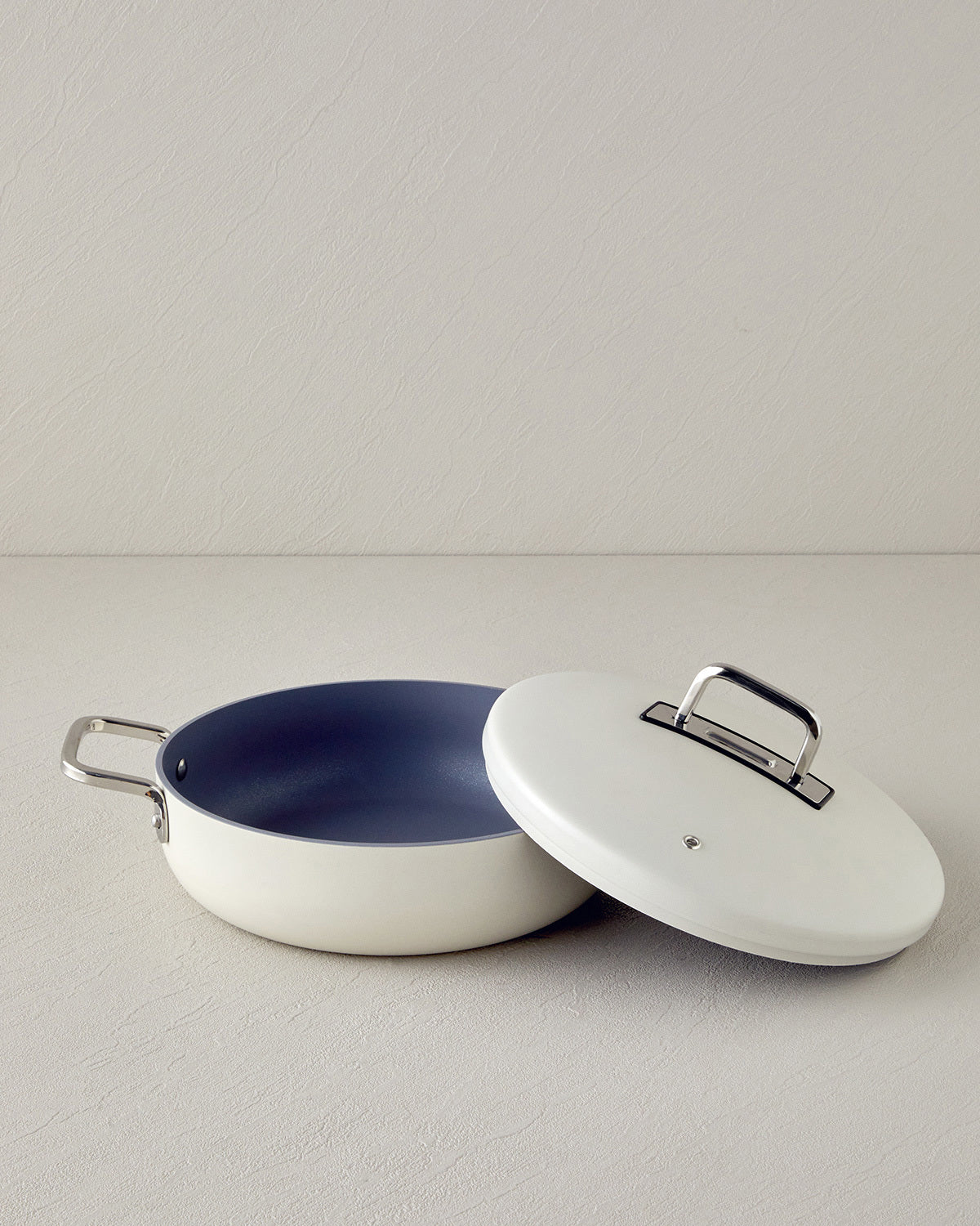 Luna Aluminum Flat Pot 24 cm - Cream