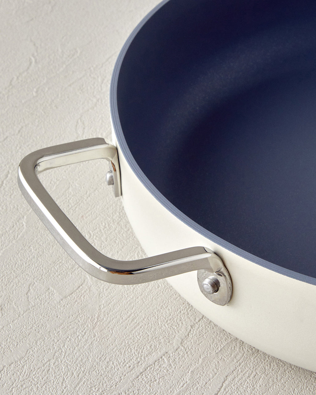 Luna Aluminum Flat Pot 24 cm (view 3)