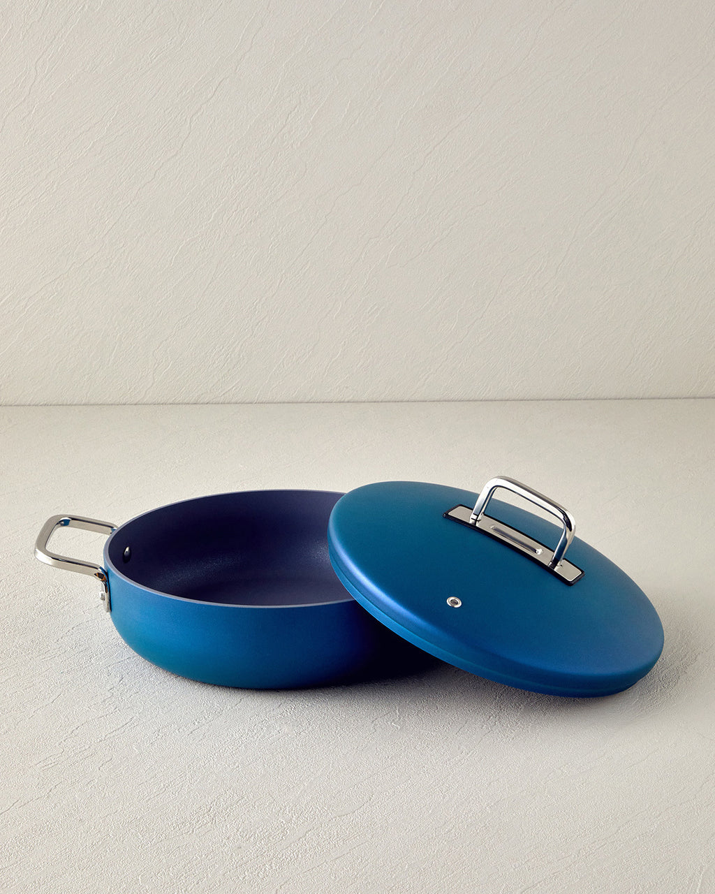 Luna Aluminum Flat Pot 24 cm (view 7)