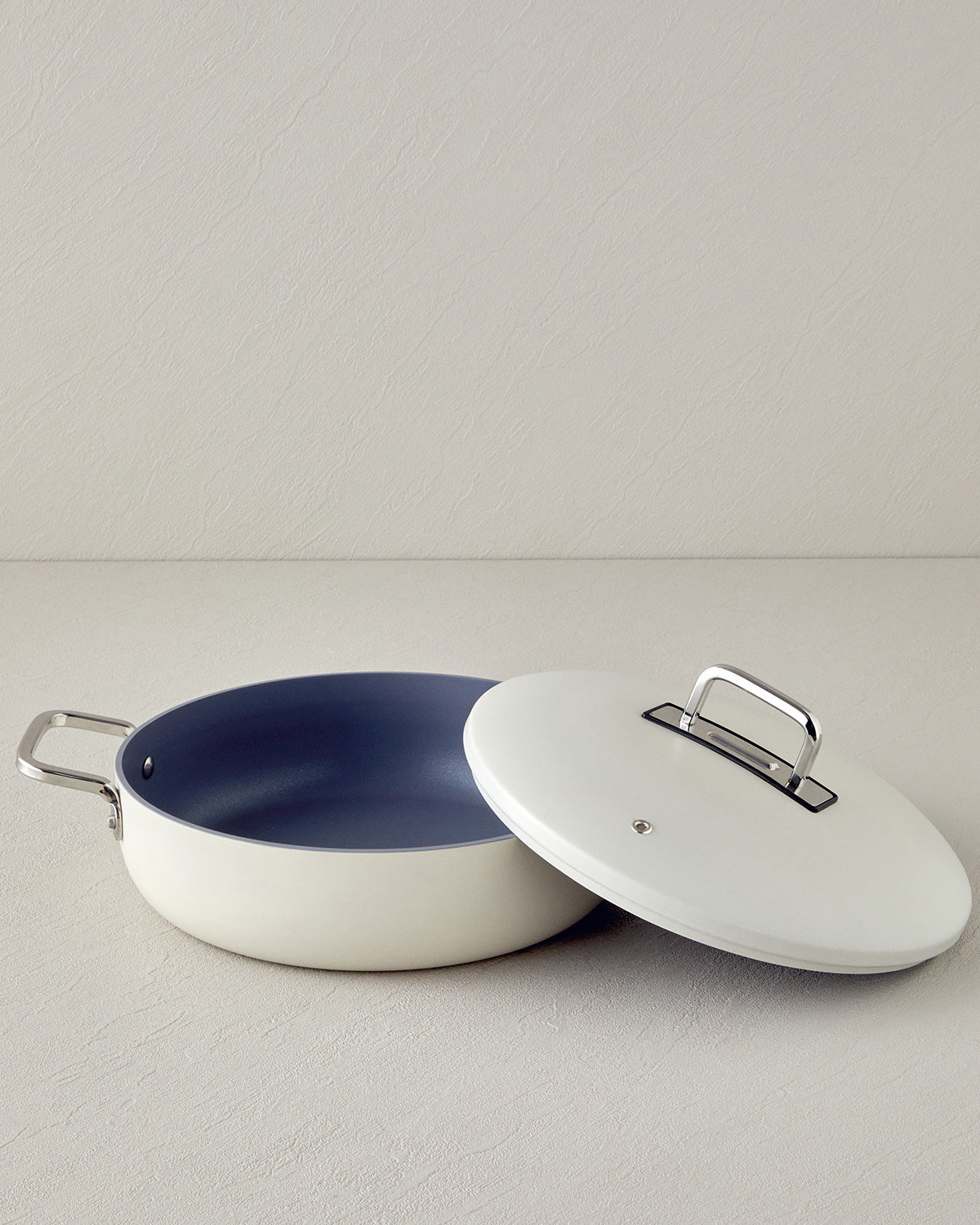 Luna Aluminum Flat Pot - Cream - 26 cm