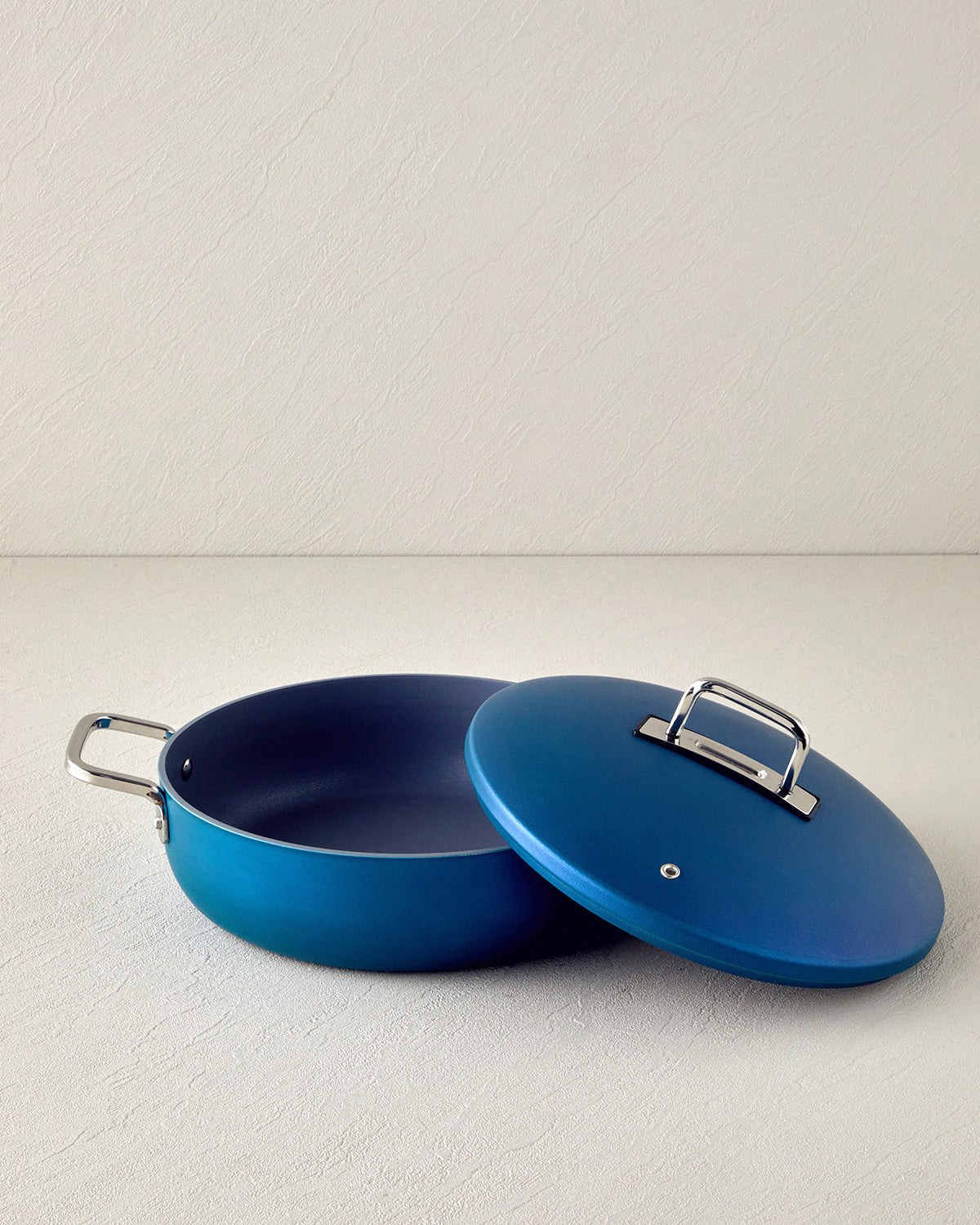 Luna Aluminum Flat Pot (view 7)