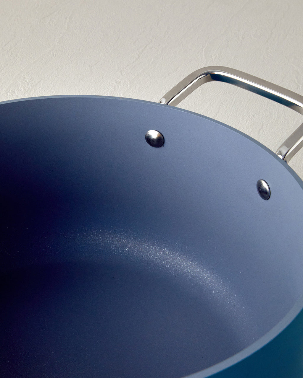 Luna Aluminum Flat Pot (view 10)