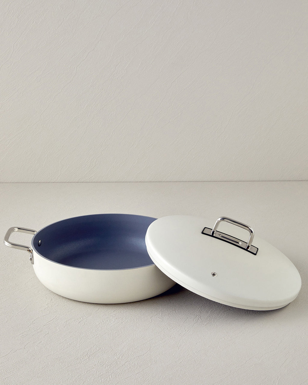 Luna Aluminum Flat Pot (view 13)