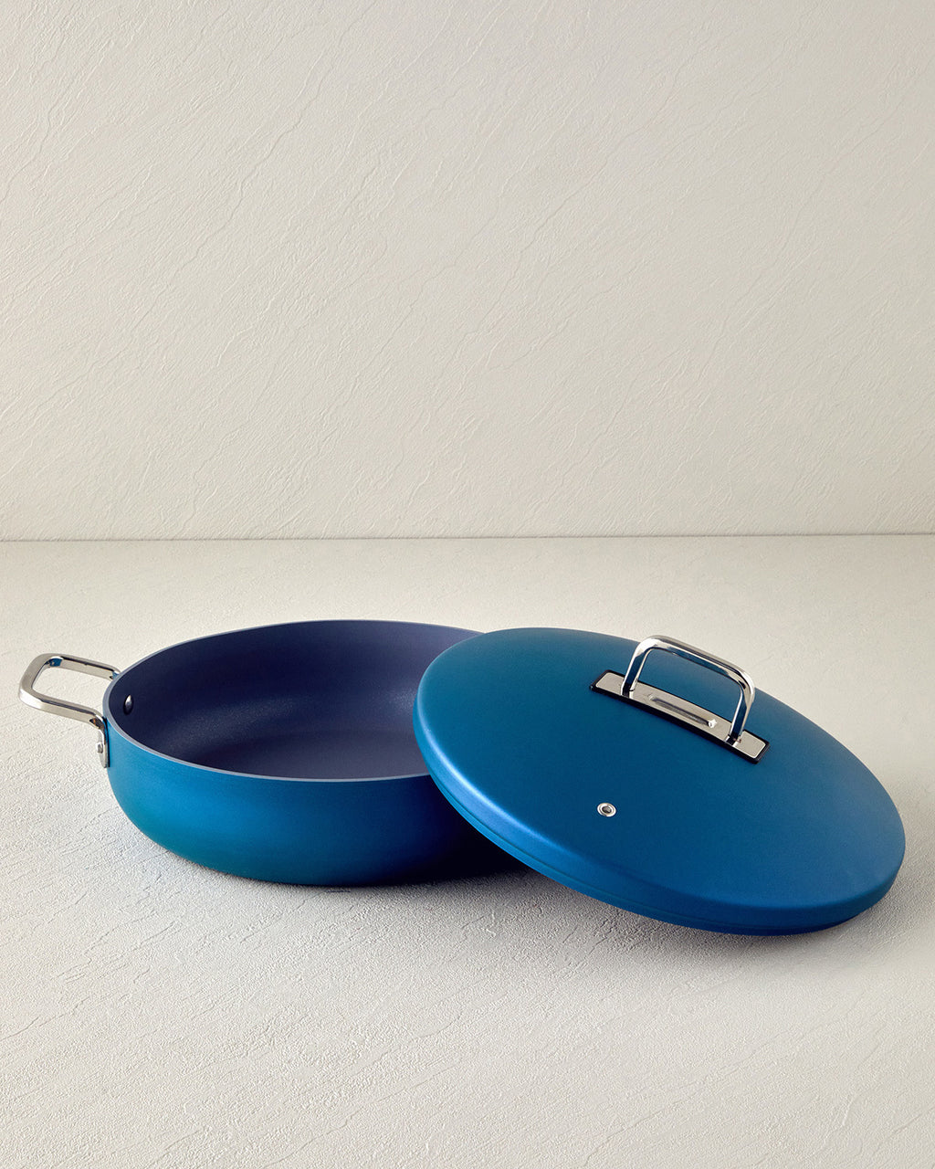 Luna Aluminum Flat Pot (view 19)